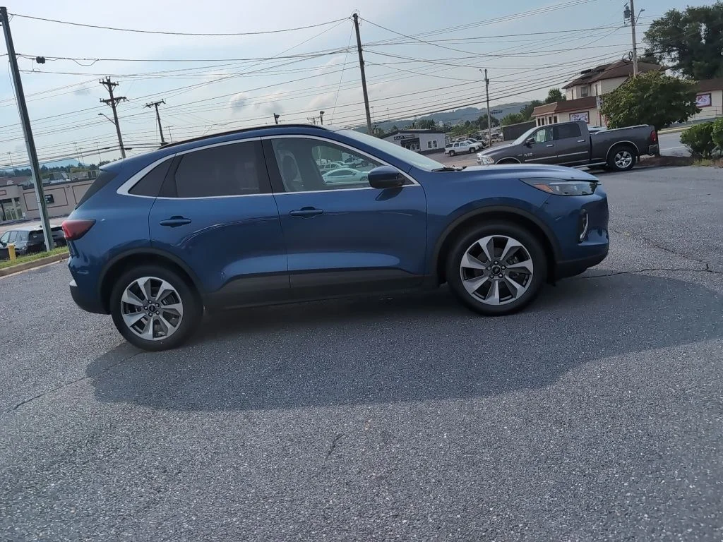 Certified Used 2023 Blue Ford Platinum image 4