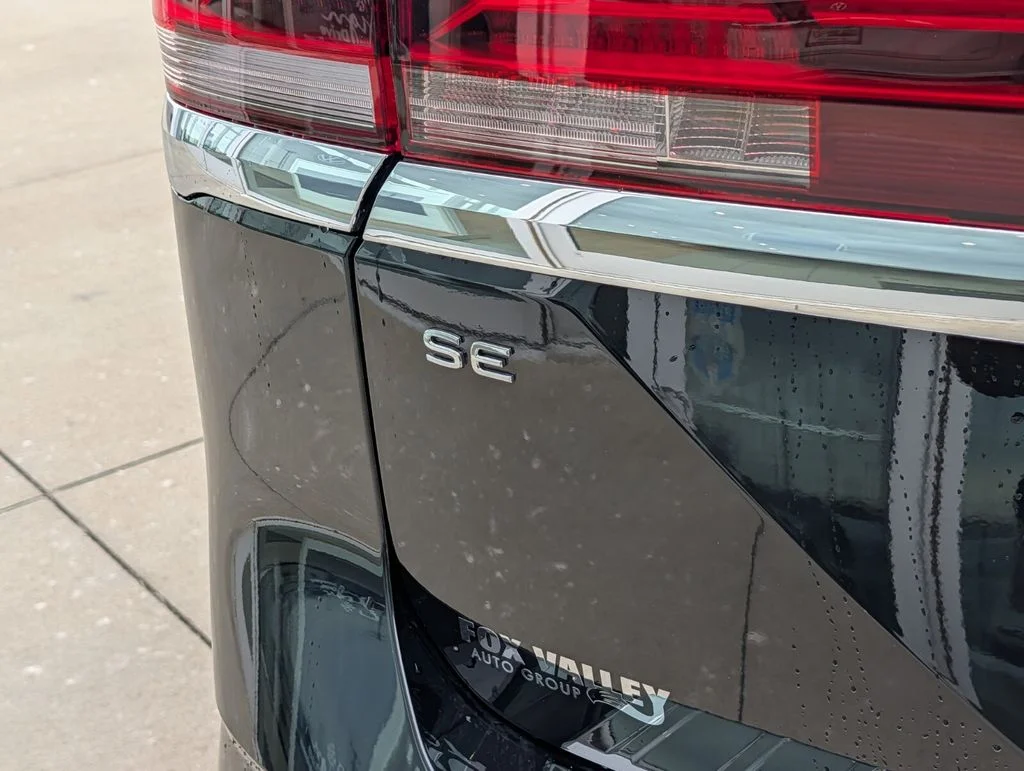 New 2026 Black Volkswagen 2.0T SE w/Technology image 5