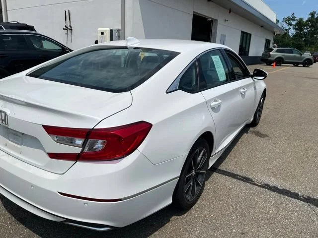 Used 2021 Platinum White Pearl Honda EX-L image 3