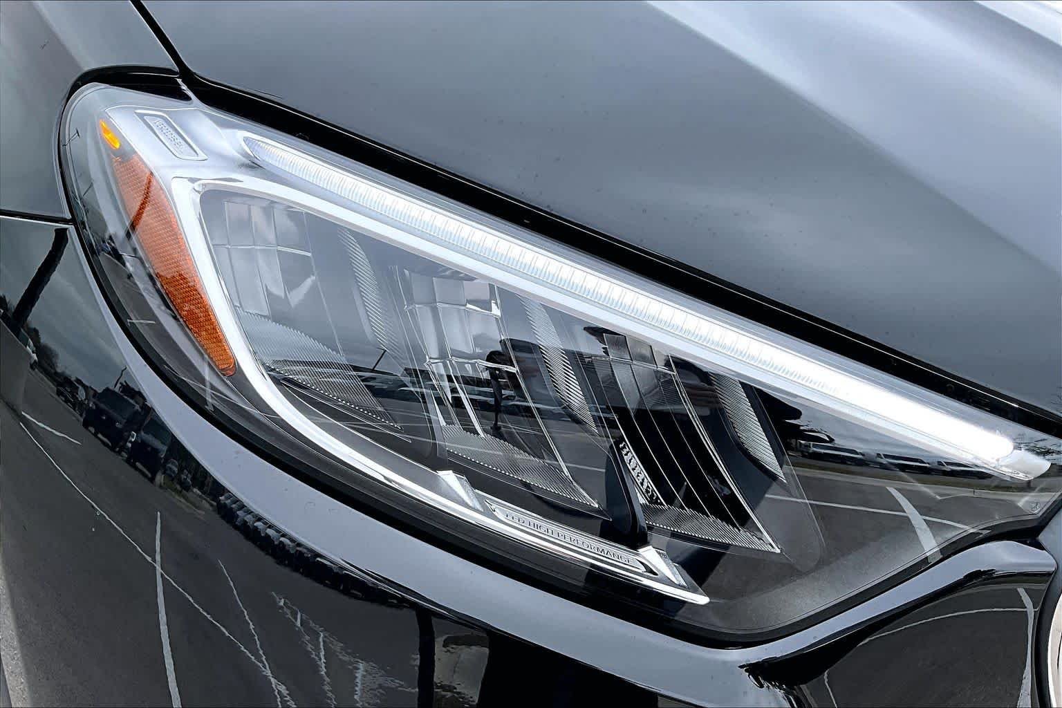 New 2026 Obsidian Black Metallic Mercedes-Benz GLC 300 image 13