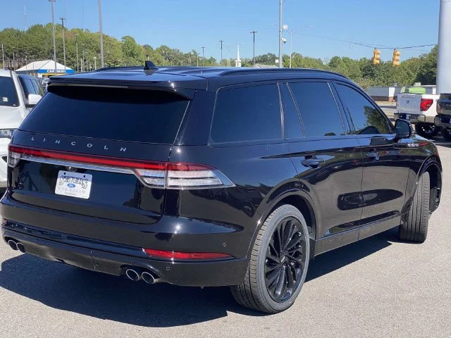 Used 2023 Black Lincoln Reserve image 3