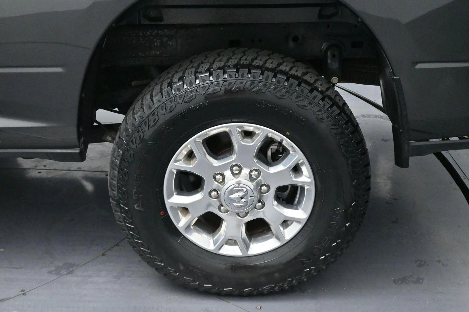Used 2024 Granite Crystal Metallic Clearcoat Ram Laramie image 34