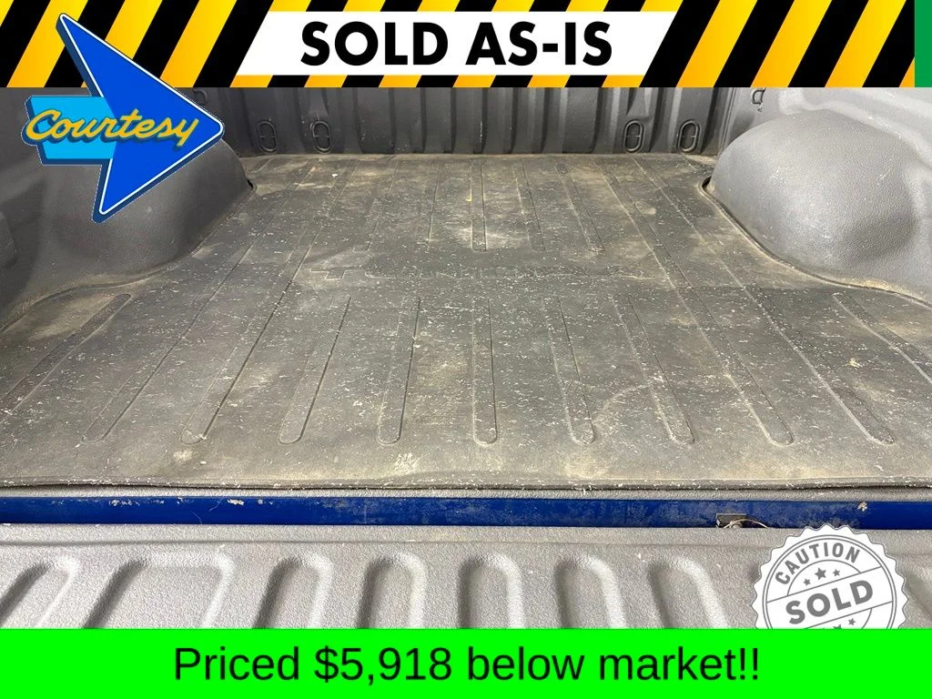 Used 2018 Blue Toyota SR5 image 35