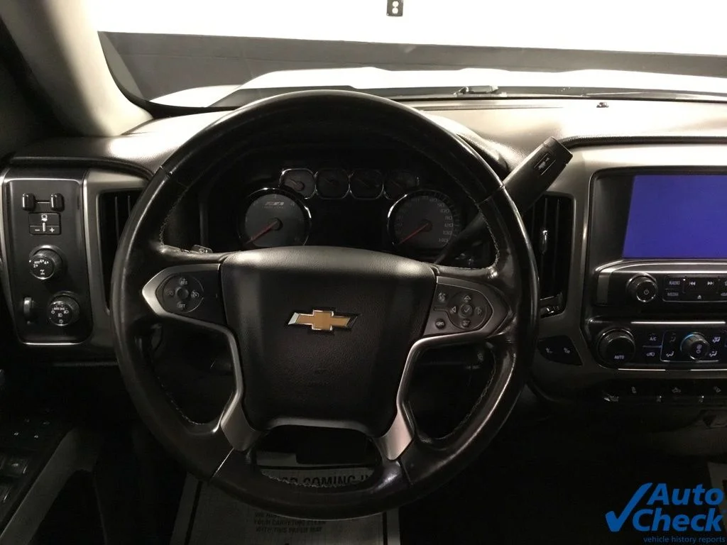 Used 2018 Silver Chevrolet LT image 48