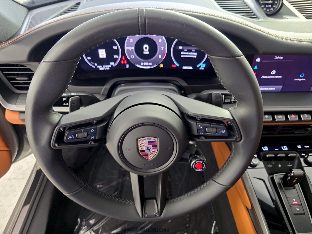 Used 2025  Porsche  image 16