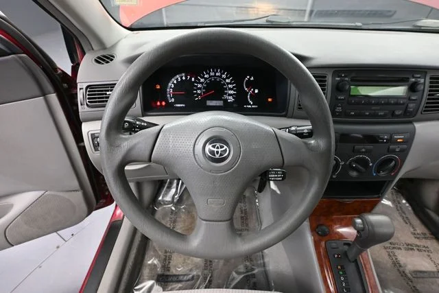 Used 2005 Red Toyota LE image 24