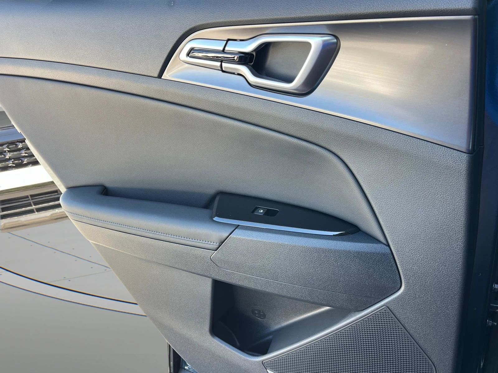 2025 Kia Sportage EX Hybrid - Photo 29