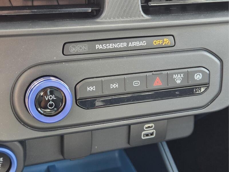 Used 2025 Azure Gray Metallic FORD XLT AWD SUPERCREW image 27