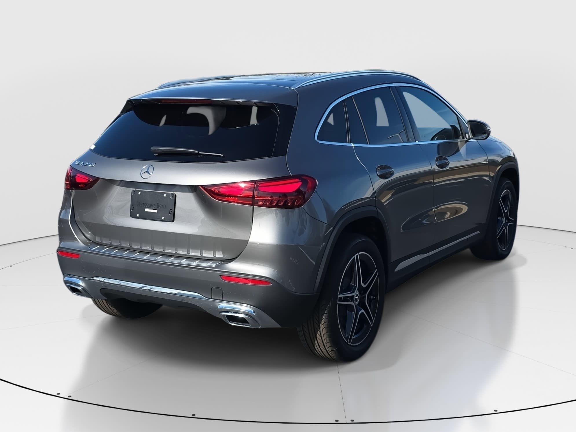 New 2026 Mountain Grey Metallic Mercedes-Benz GLA250 image 5