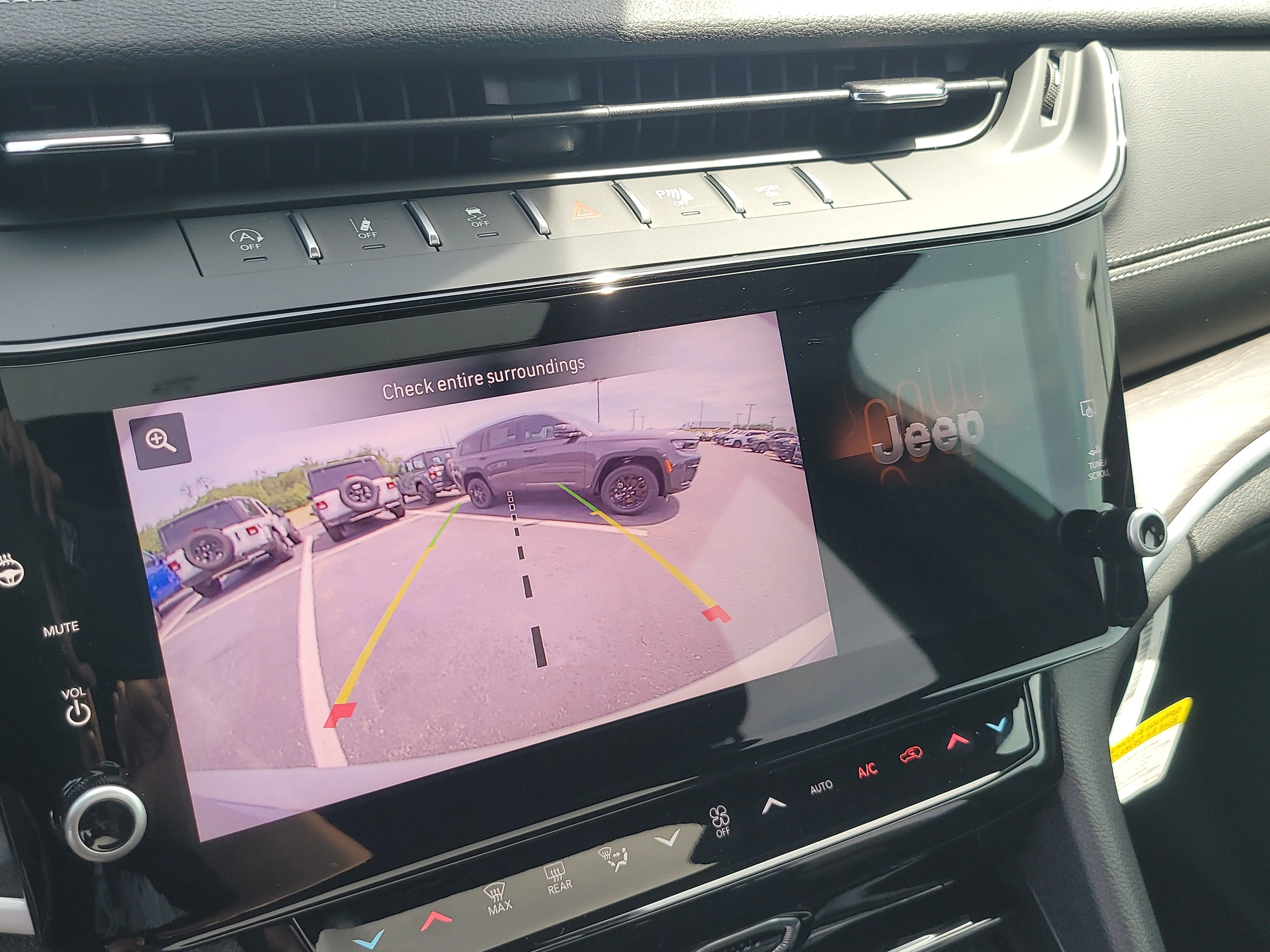 New 2026 Silver Zynith Jeep Laredo Altitude image 18