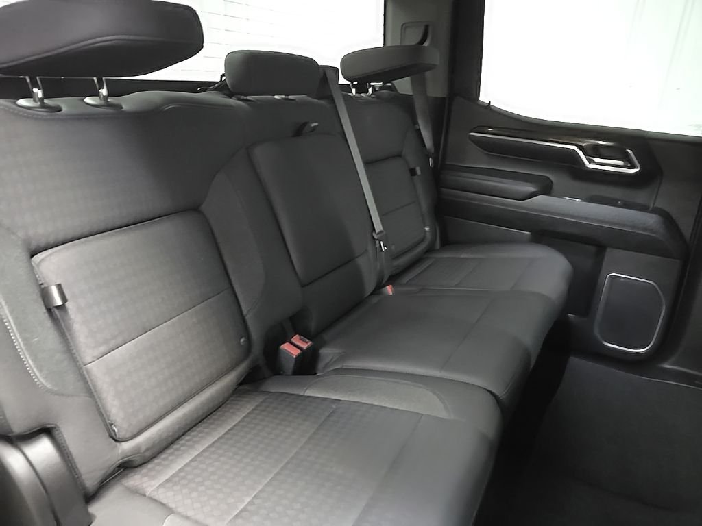 Used 2022 Silver GMC Elevation image 16