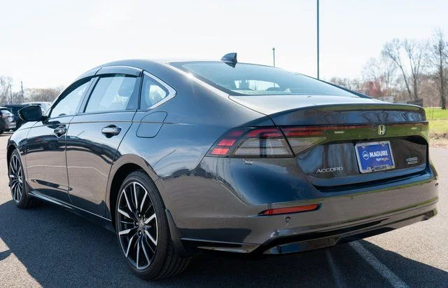 Used 2023 Gray Honda Touring image 8