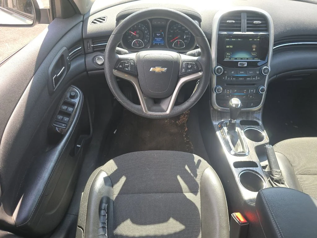 Used 2015 White Chevrolet LT image 20