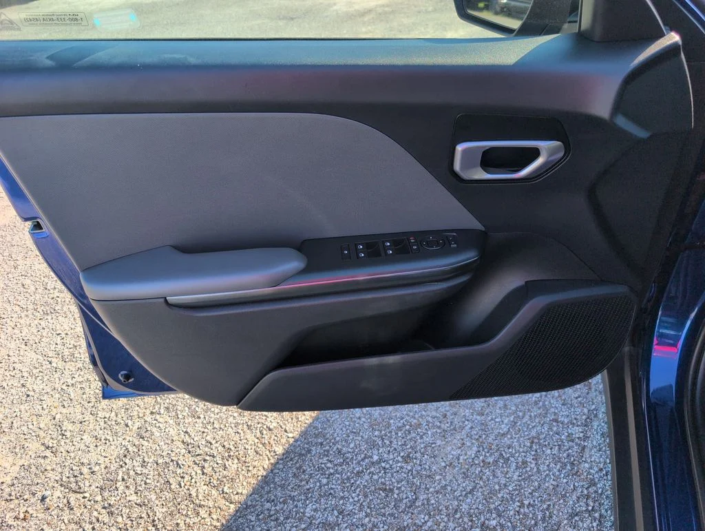 2025 Kia K4 LXS - Photo 15