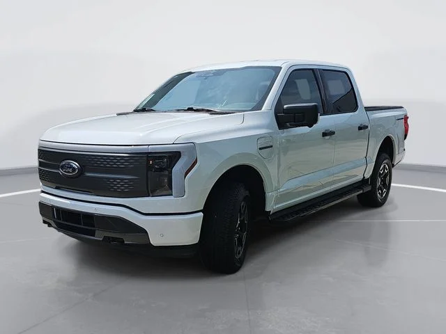 Used 2023 White Ford XLT image 7