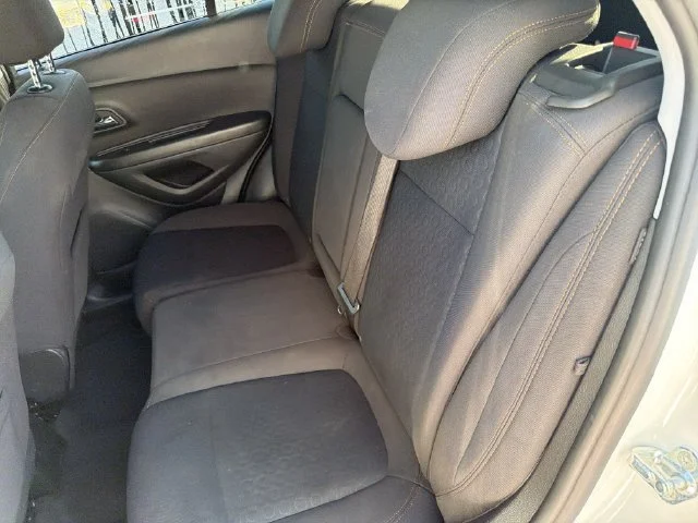 Used 2022 SUMMIT WHITE Chevrolet LS image 13