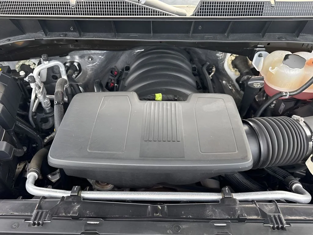 Used 2025 Summit White Chevrolet LT image 30