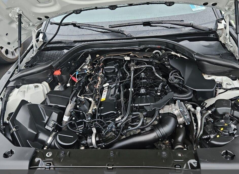 Used 2020 Absolute Zero Toyota 3.0 Premium image 12
