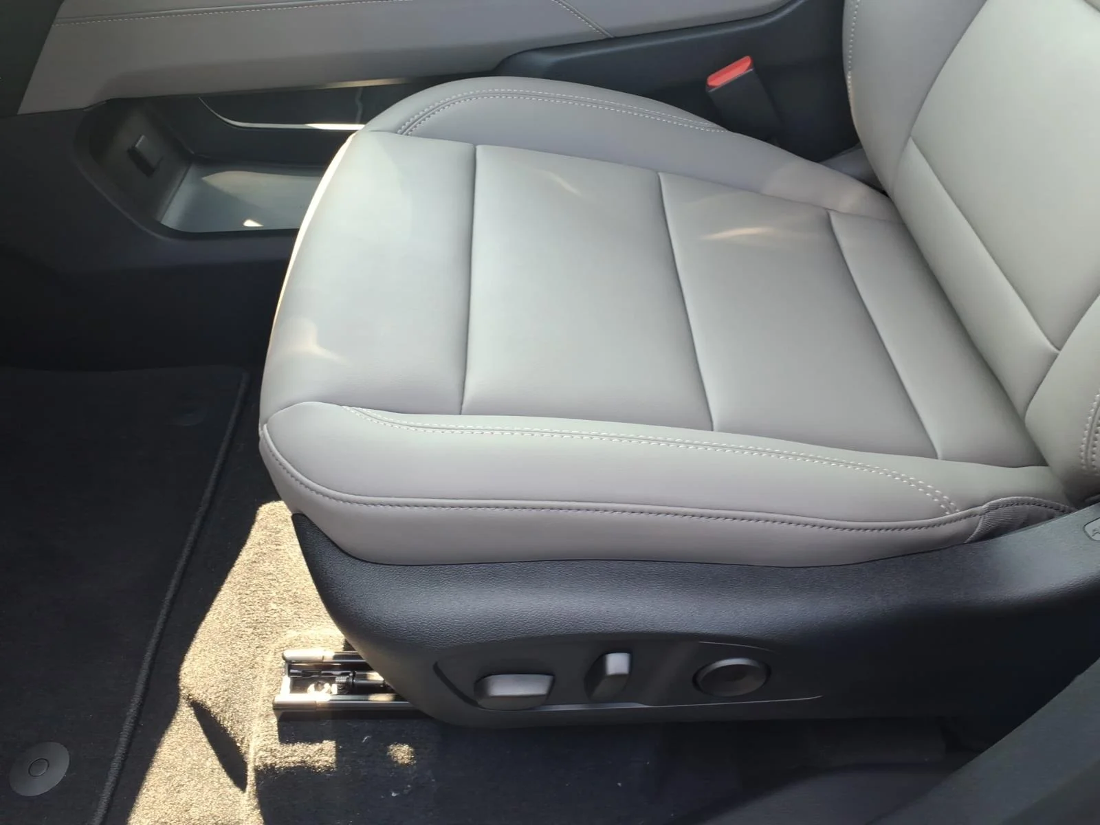 2026 GMC Acadia Elevation - Photo 14
