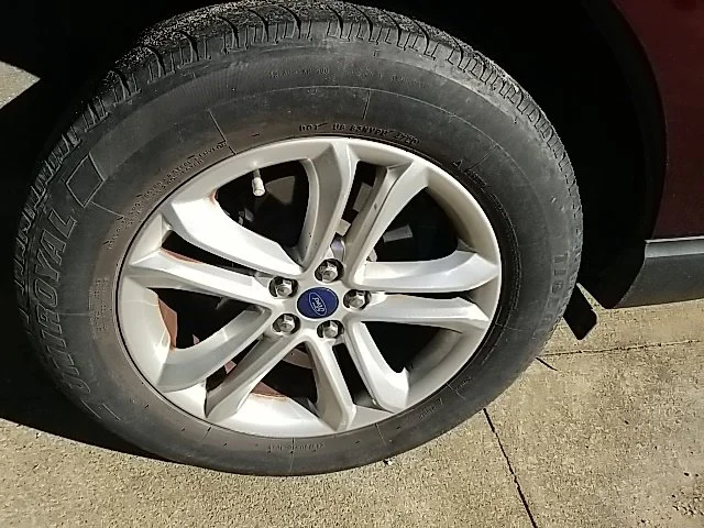 Used 2019 Red Ford SEL image 26