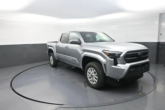 Used 2025 Silver Toyota SR5 image 30