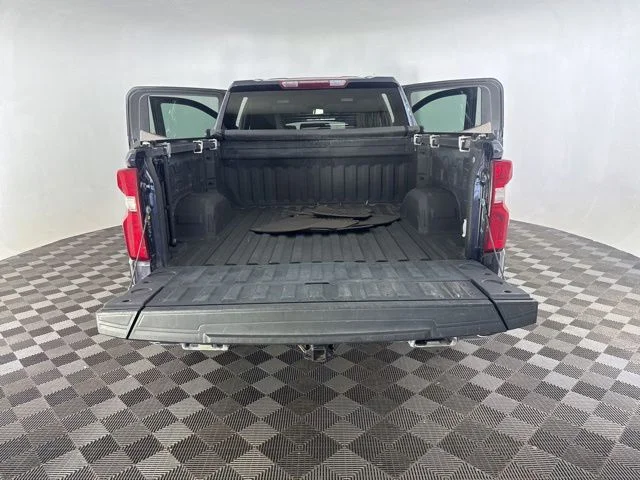 Used 2022 Gray Chevrolet LTZ image 18