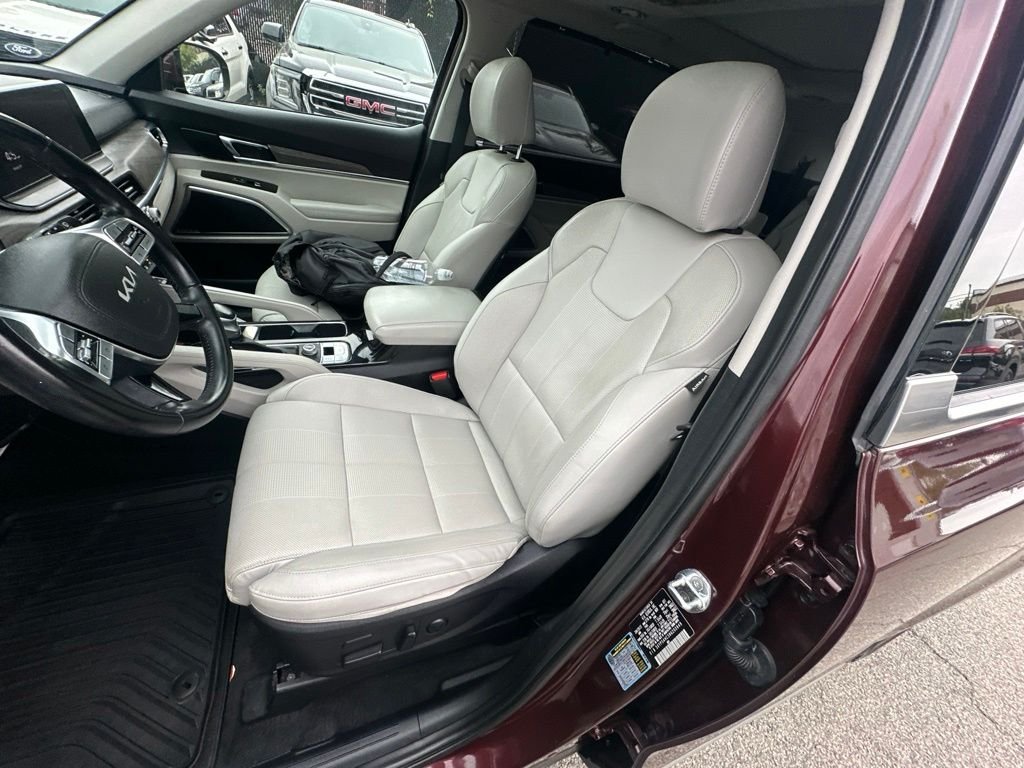 Certified Used 2022 Purple Kia SX image 10