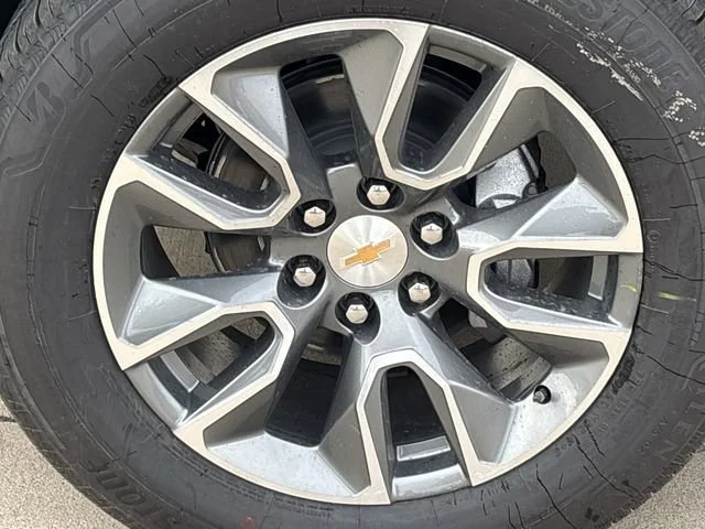 New 2026 Summit White Chevrolet LT image 10