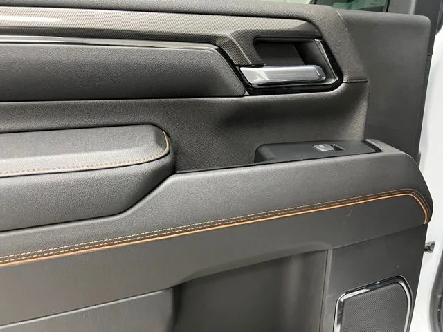 Used 2024 White GMC AT4 image 41