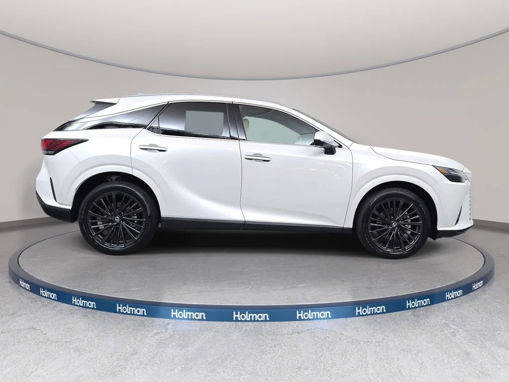 New 2026 Eminent White Pearl Lexus PREMIUM image 4