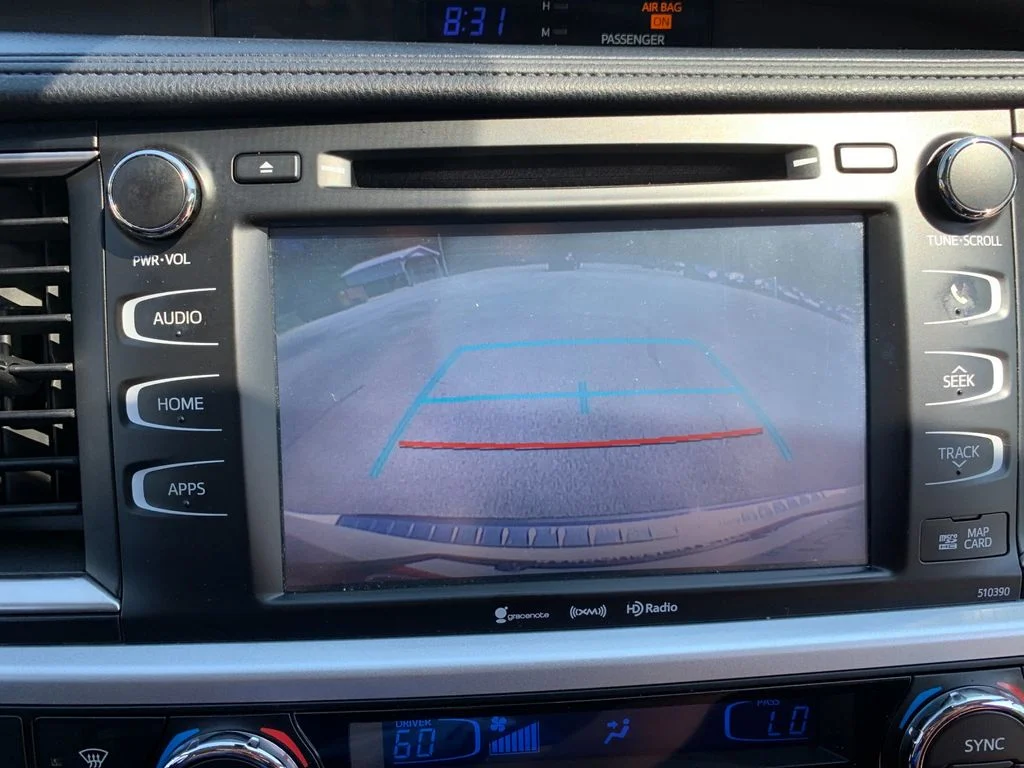 Used 2019 White Toyota XLE image 22