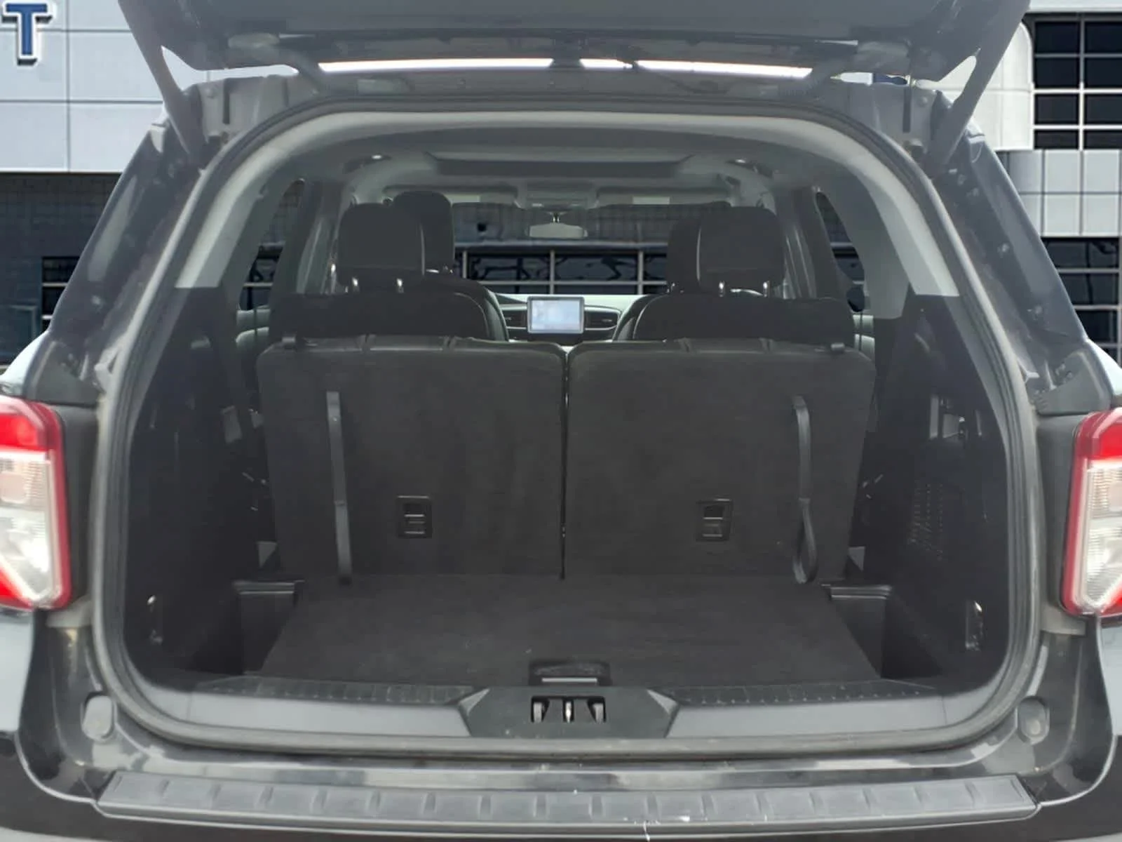 Used 2020 Agate Black Metallic Ford XLT image 6