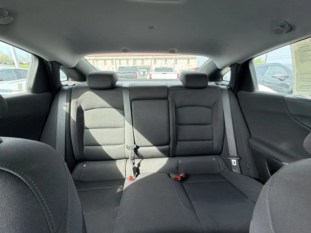 Used 2021 White Chevrolet LT image 13