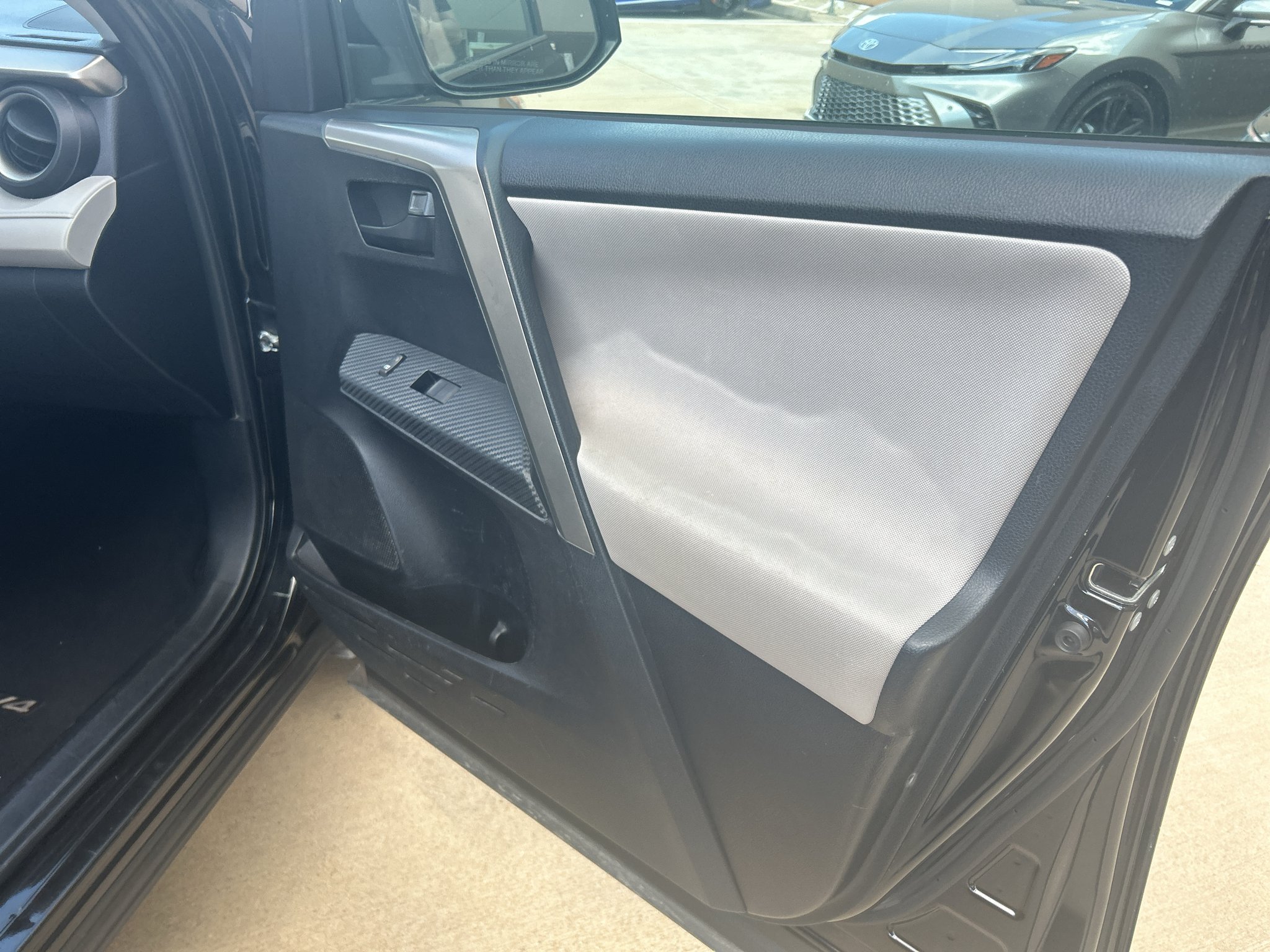 Used 2015 Black Toyota LE image 20