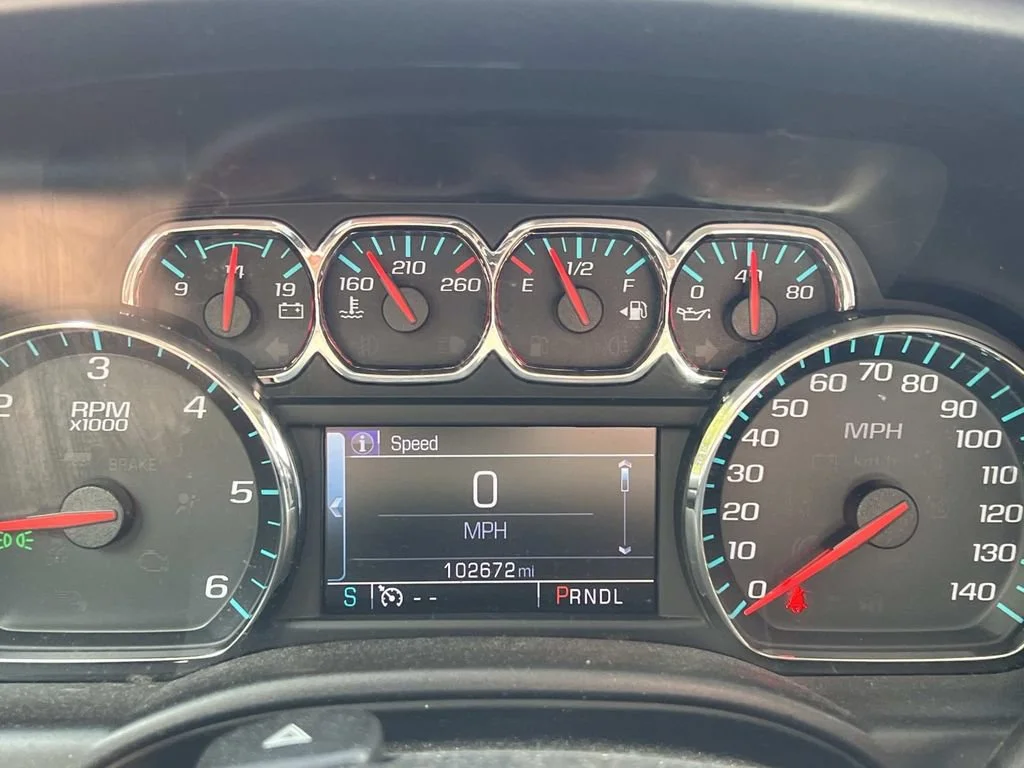 Used 2017 SILVER ICE METALLIC Chevrolet LT image 18