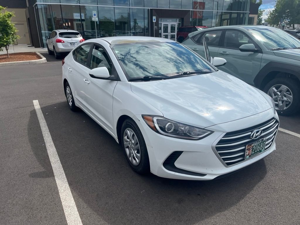 Used 2017 White Hyundai SE image 2