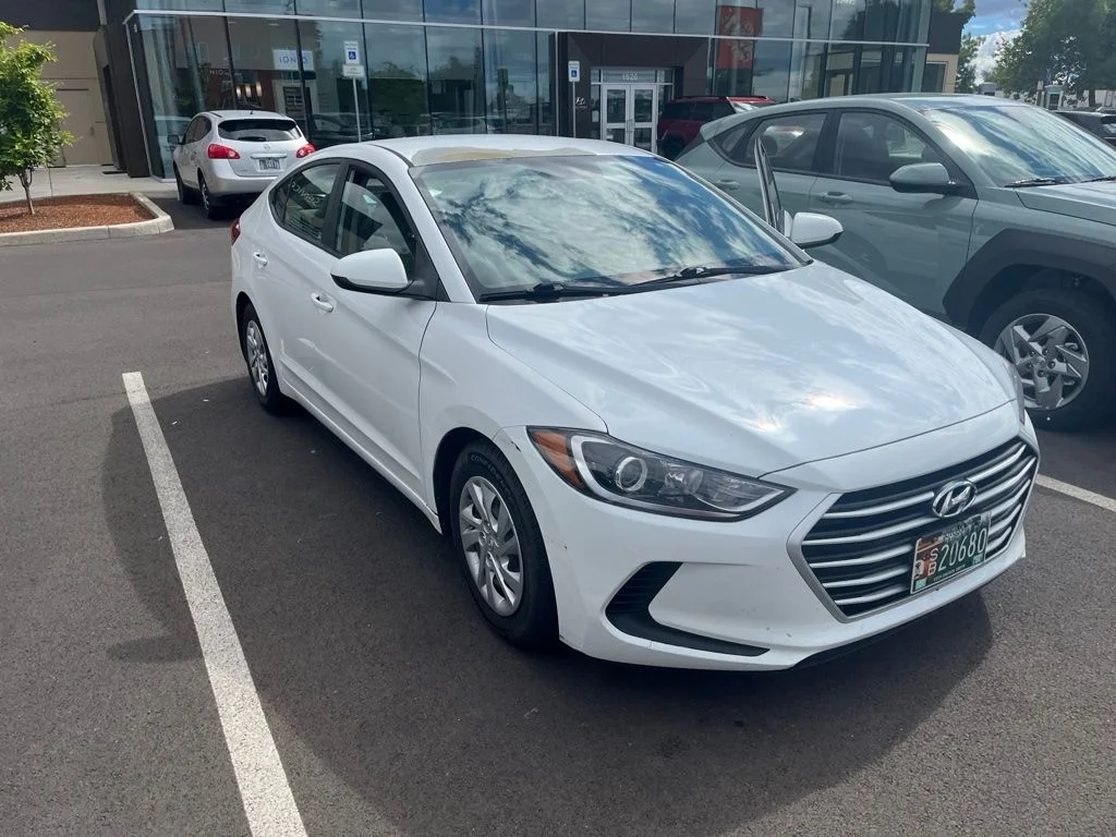 Used 2017 White Hyundai SE image 2