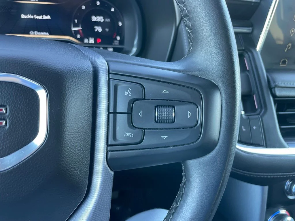 Used 2024 White GMC SLE image 22
