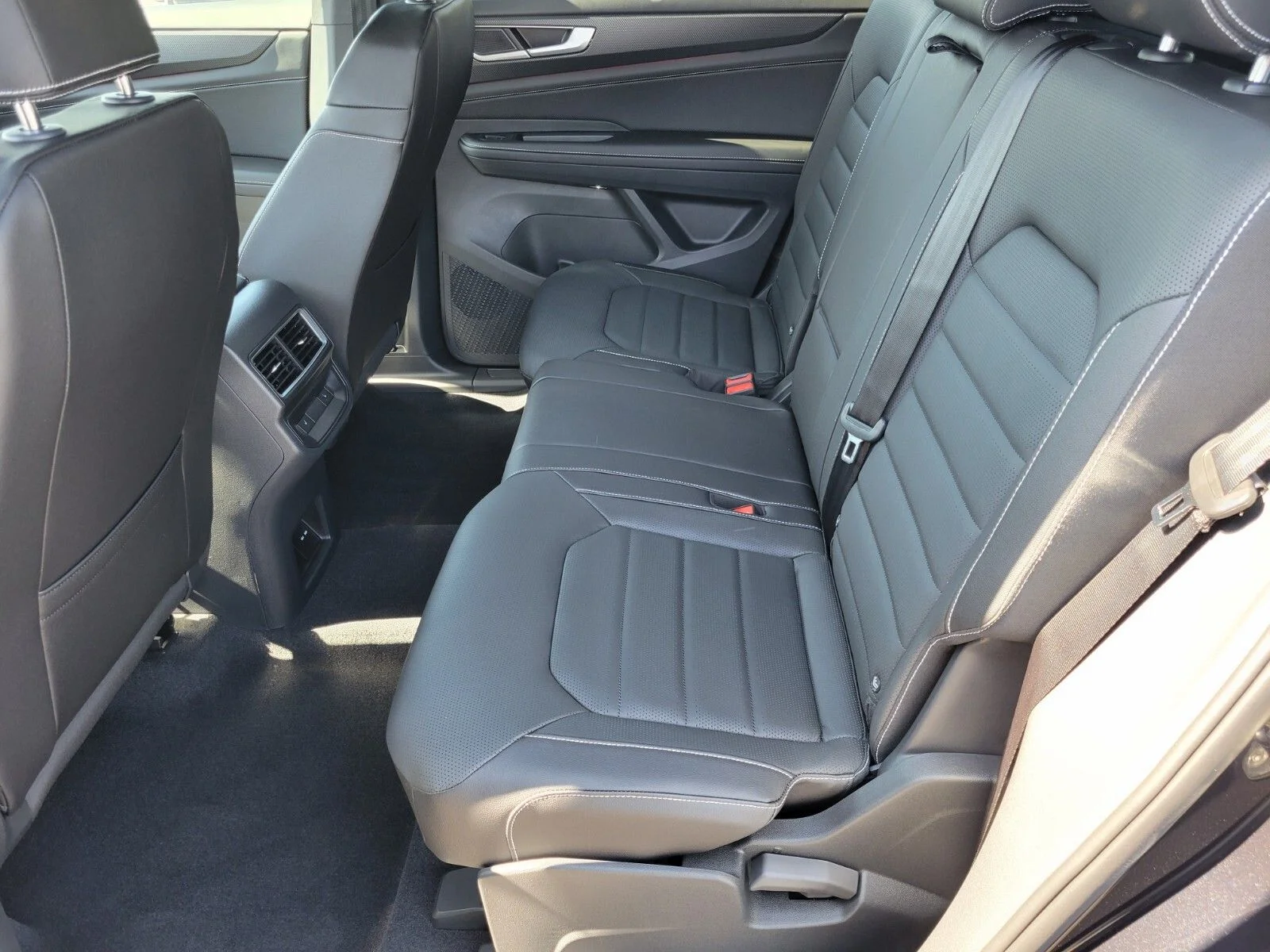 2026 Volkswagen Atlas Cross Sport SEL R-LINE - Photo 8