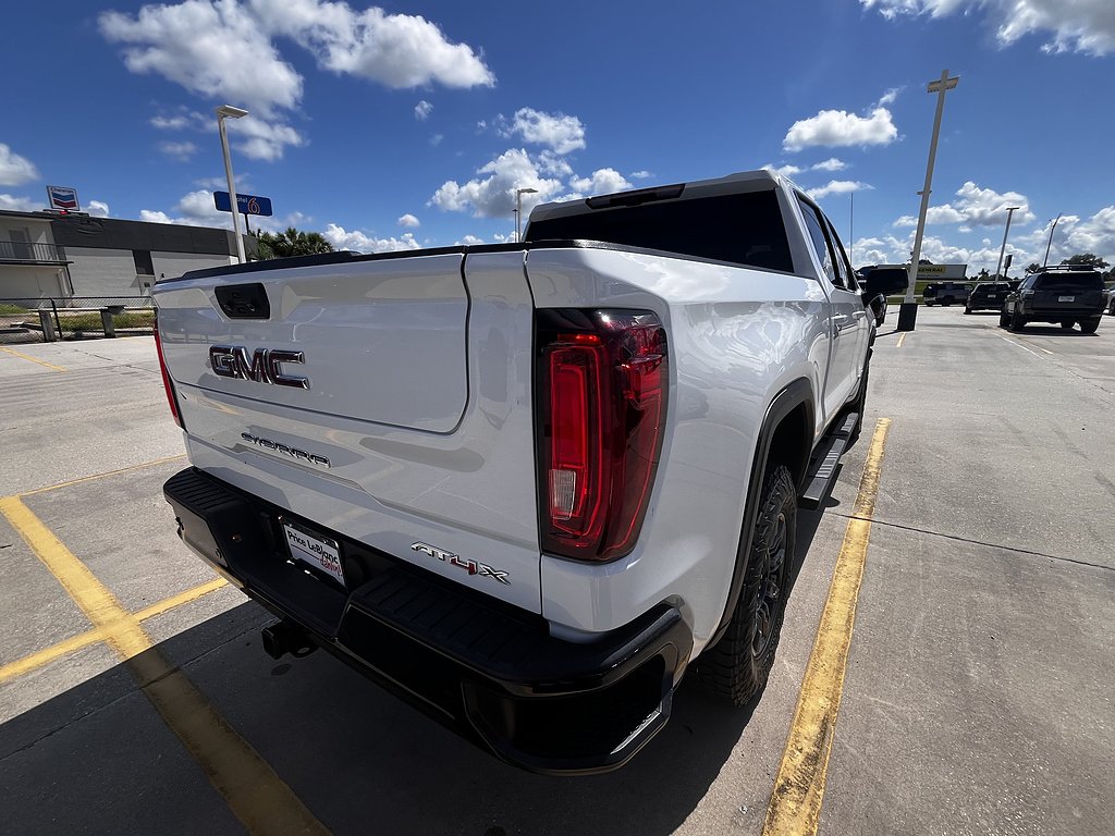 2025 GMC Sierra 1500 AT4X - Photo 3