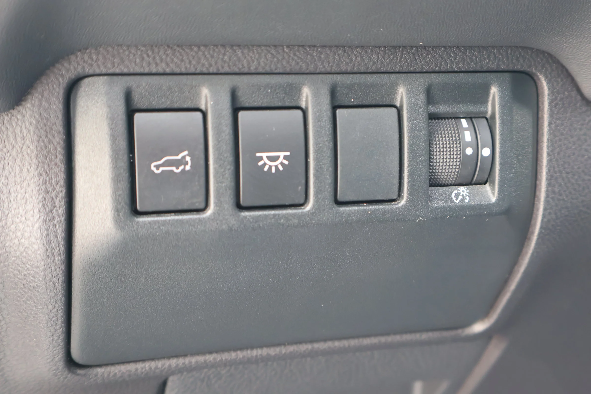 Used 2024 Crystal White Pearl Subaru Limited image 24