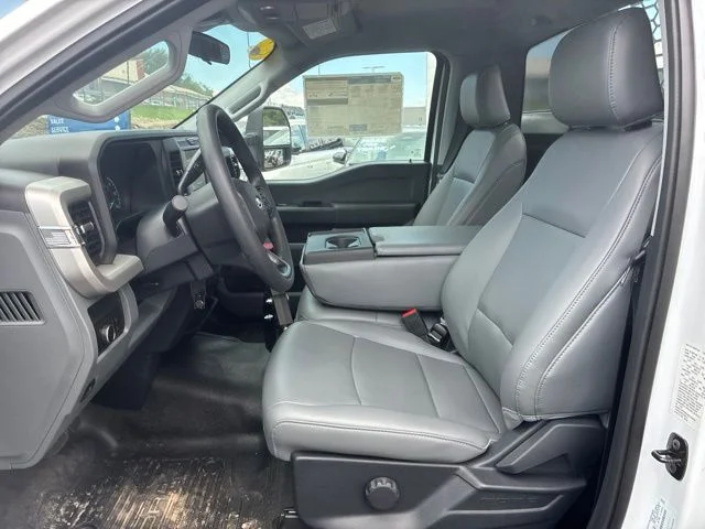 2026 Ford F-350 Super Duty Chassis Cab XL - Photo 17
