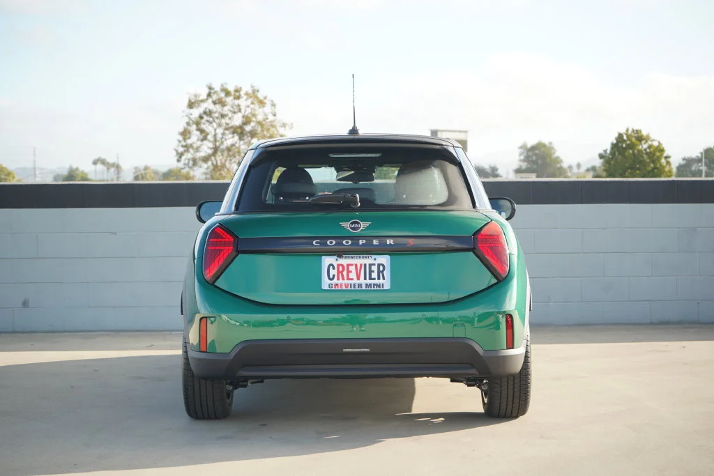 New 2026 Green MINI Signature Plus image 7