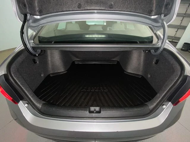 Used 2018  Honda LX image 22