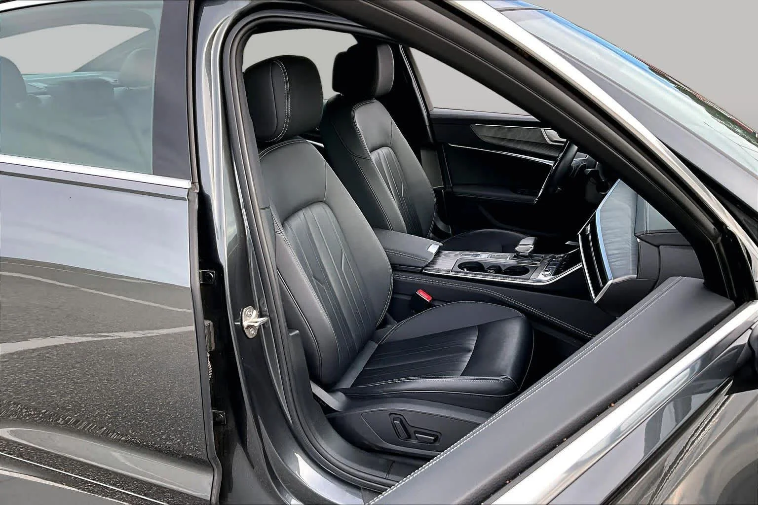 Used 2024 Daytona Gray Pearl Effect Audi Premium Plus image 9