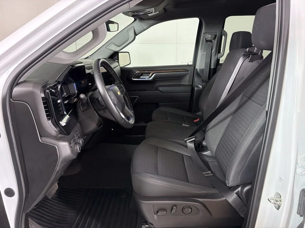 Used 2023 White Chevrolet LT image 16