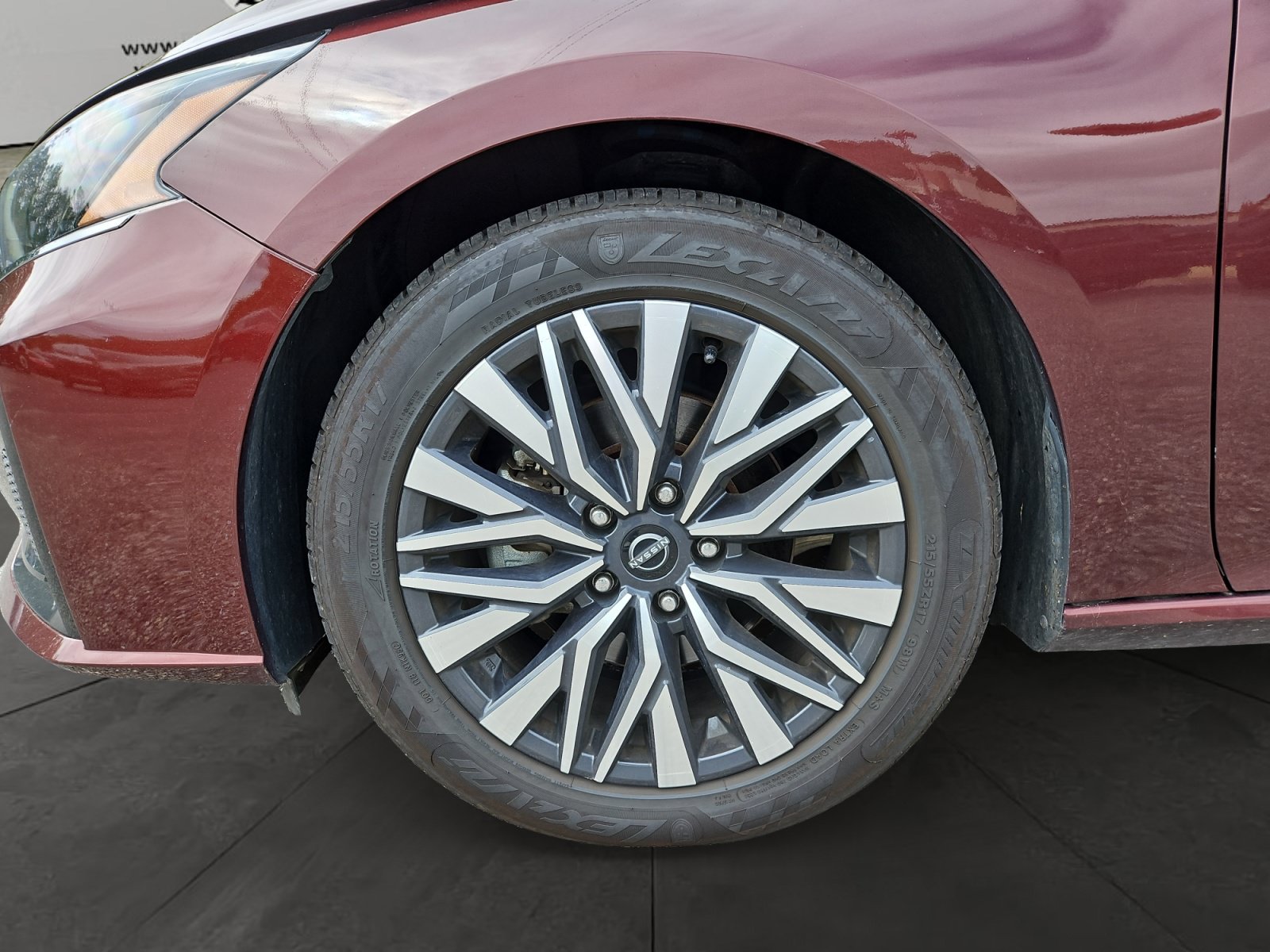 Used 2025 Red Nissan 2.5 SV image 14