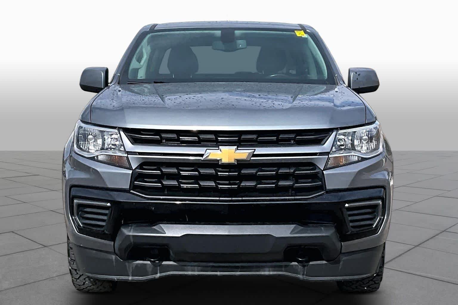 Used 2022 SATIN STEEL GRAY METALLIC Chevrolet 4WD LT image 4