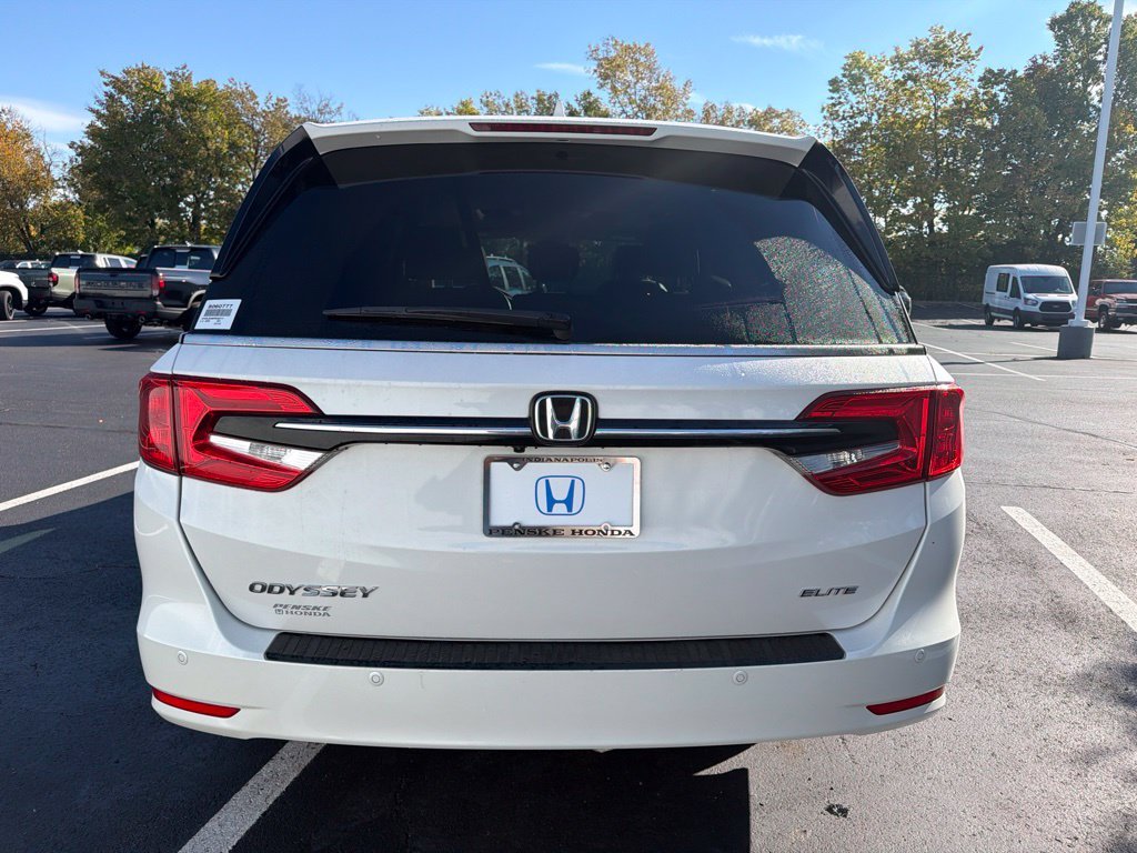 Certified Used 2023 Platinum White Pearl Honda Elite image 4