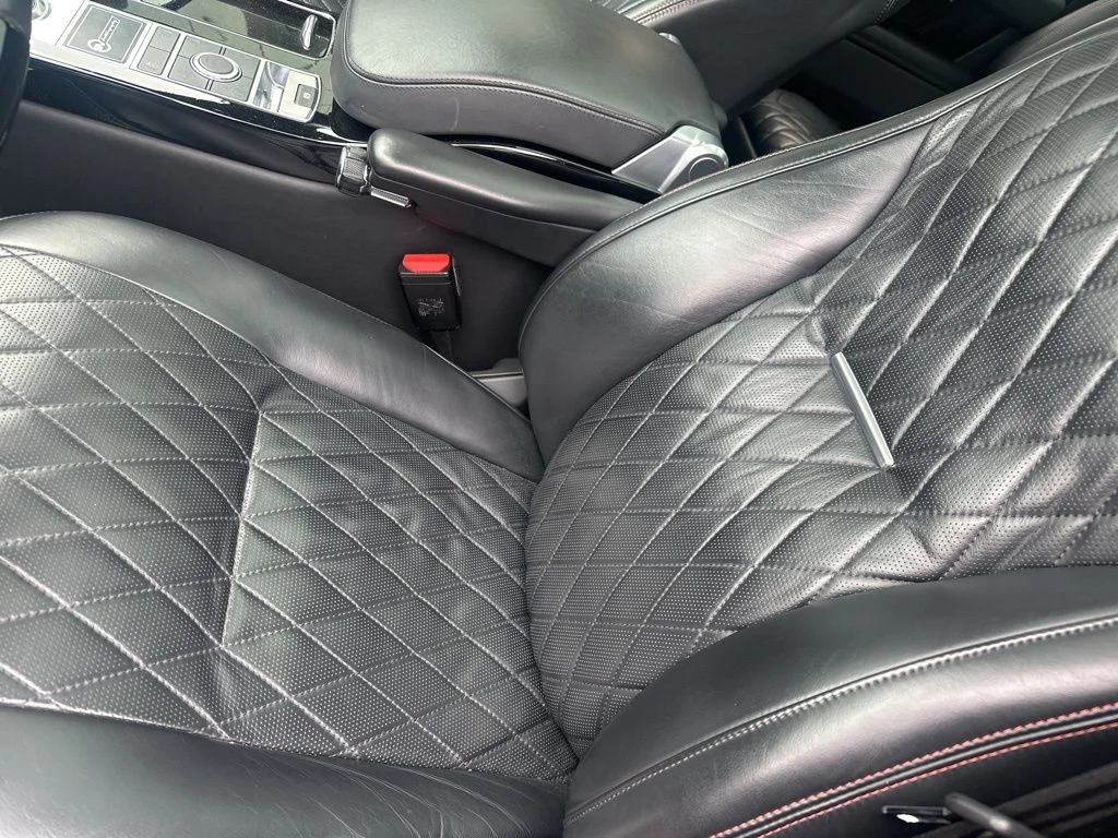 Used 2020 Borealis Black Land Rover SVAutobiography image 17